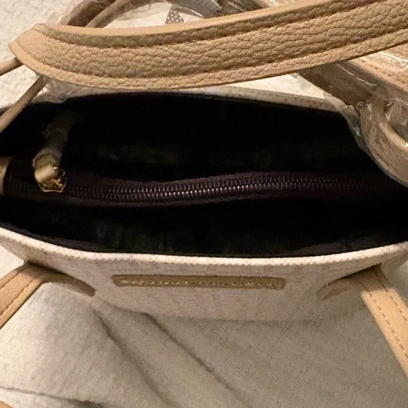 Tommy Hilfiger Beige and Tan Geometric Tote - Picture 5 of 6